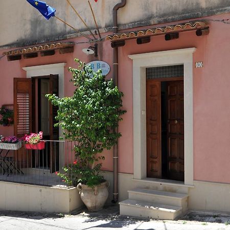 Il Giardino Di Pietra Bed & Breakfast Noto Luaran gambar