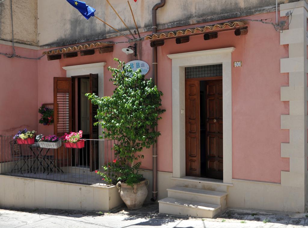 Il Giardino Di Pietra Bed & Breakfast Noto Luaran gambar