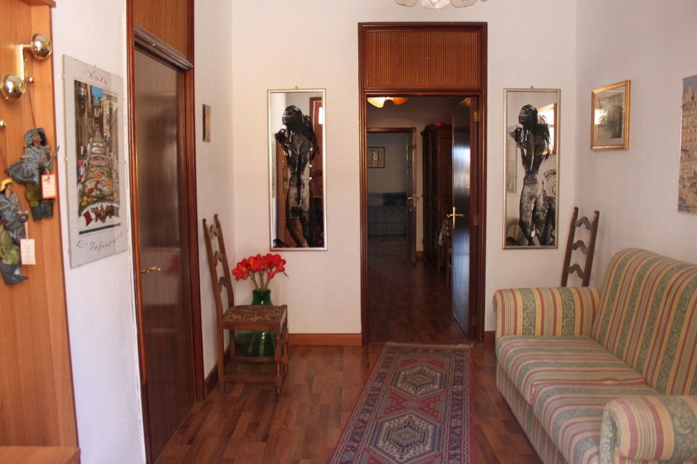 Il Giardino Di Pietra Bed & Breakfast Noto Luaran gambar